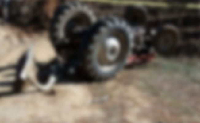 Şanlıurfa'da otomobilin çarptığı traktörün sürücüsü öldü
