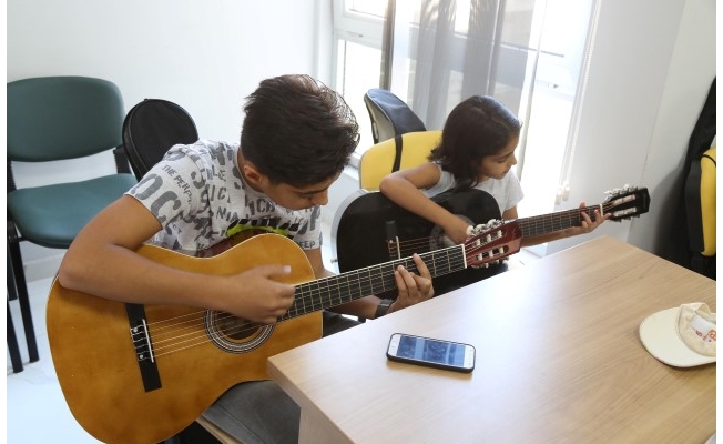 Haliliye'de gençler müzik ile tanışıyor