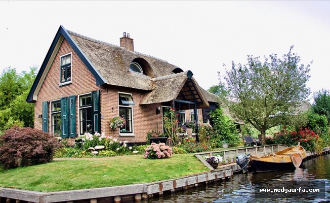 Hollanda'nın Venedik'i Giethoorn köyü