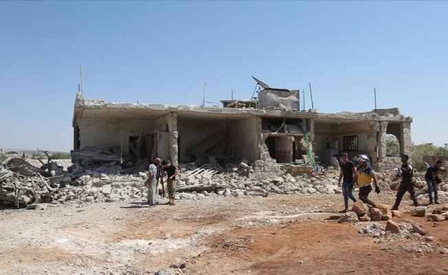 İdlib'e yoğun hava saldırıları: 12 ölü