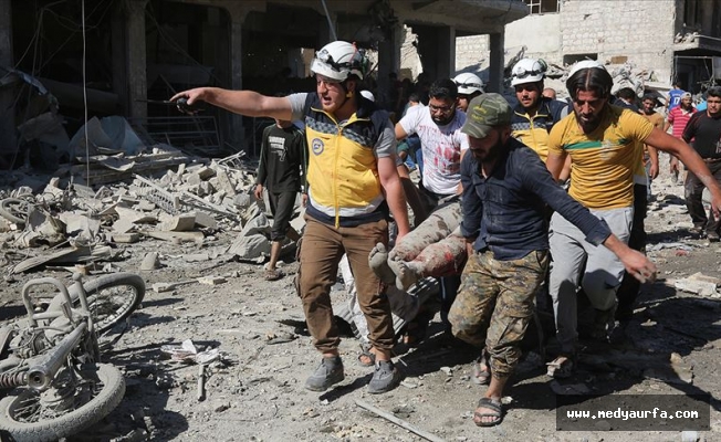 Rus uçakları İdlib'de pazar yerini vurdu: 25 ölü