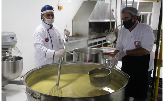 Şanlıurfa'da sağlık çalışanlarına çorba ikramı