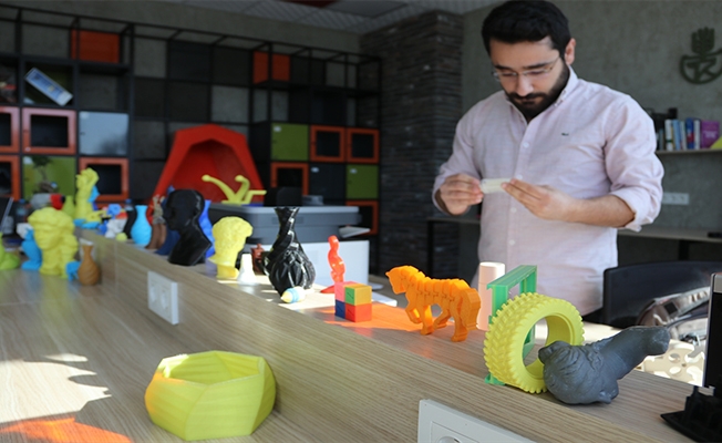 Üniversite öğrencileri atık plastikleri 3D yazıcılarla geri kazanıyor