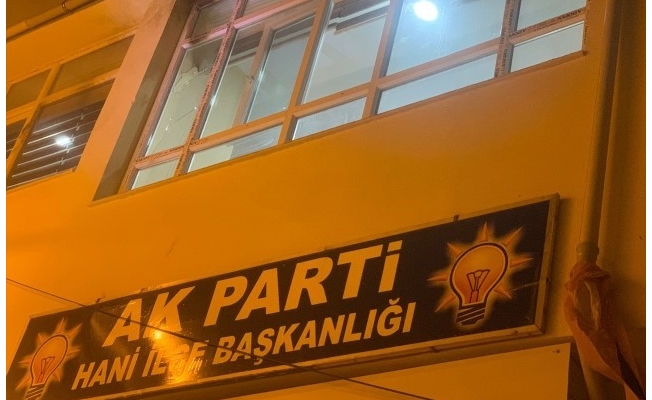 AK Parti Hani İlçe Başkanlığına molotofkokteylli saldırı