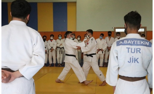 Judoda siyah kuşak kademe kursu Şanlıurfa'da başladı