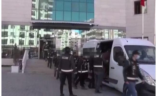 Şanlıurfa'da tefecilik operasyonu: 5 zanlı tutuklandı