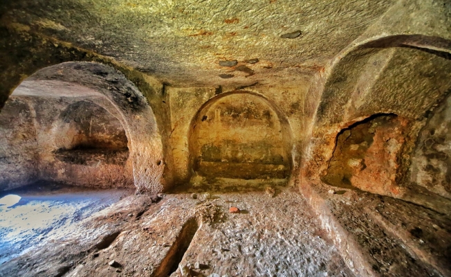 Şanlıurfa’da kaya mezarları bulundu