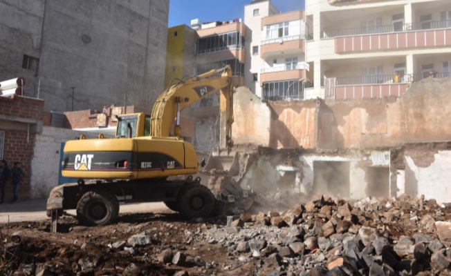 Siverek'te metruk evler yıkılıyor