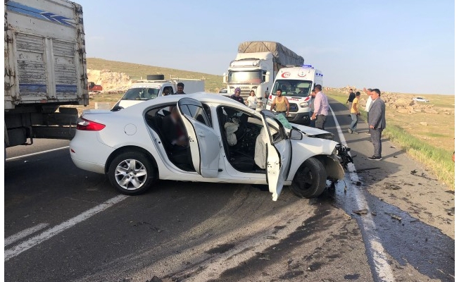 Şanlıurfa'da feci kaza: 2 kişi öldü, 5 kişi yaralandı