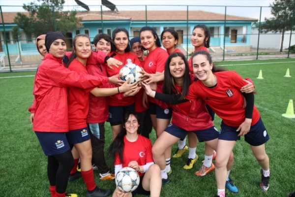 Güneydoğu'daki kadınlar futbolda söz sahibi oldu