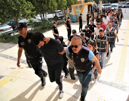 Şanlıurfa'da ve 10 ilde gözaltına alınan 29 şüpheli adliyeye sevk edildi