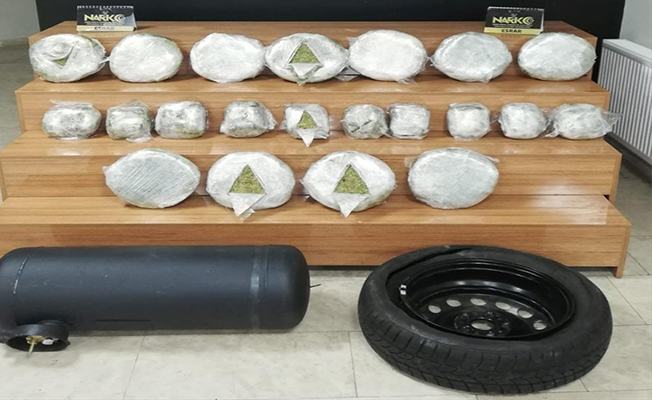 Şanlıurfa'da otomobilin LPG tankında uyuşturucu yakalandı
