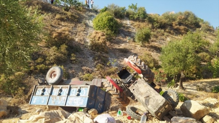 Gaziantep'te traktör şarampole devrildi: 2 ölü 5 yaralı