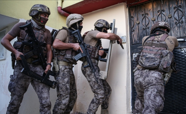Mersin'de tefecilik operasyonu: 13 zanlı yakalandı