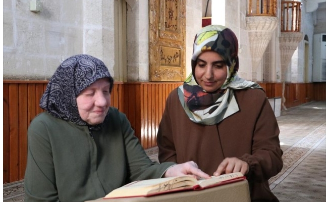 Şehit annesi 78 yaşında Kur’an-ı Kerim okumayı öğrendi
