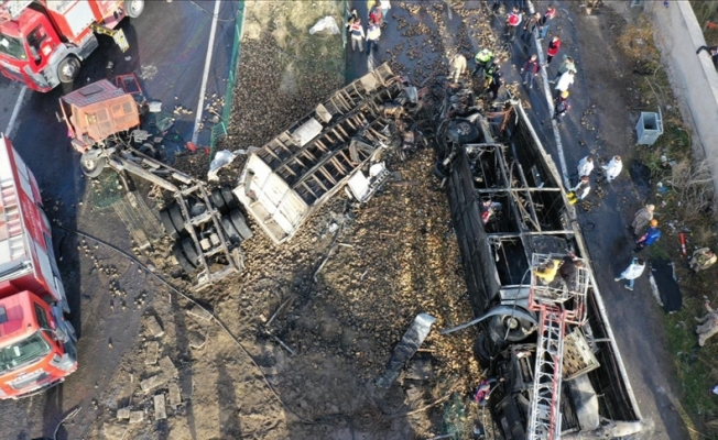 Ağrı'da feci kaza: 7 kişi hayatını kaybetti