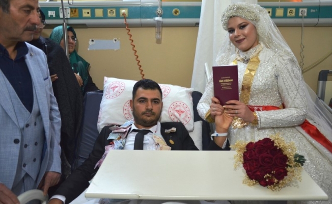 Şanlıurfa'da kaza yapan damat hastanede evlendi