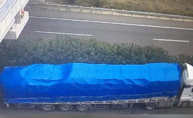 Şanlıurfa'da sahte plakalı tırla 27 ton iplik çalan 3 zanlı tutuklandı