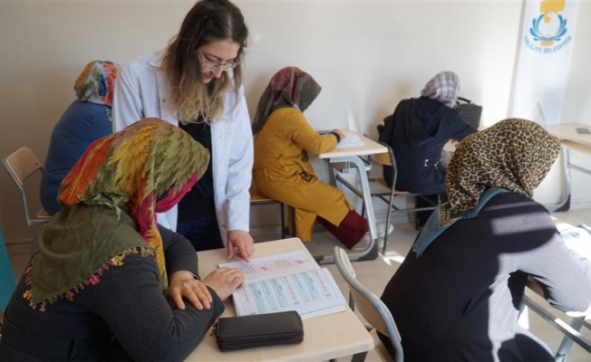 Haliliye Belediyesi ile kadınlar okuma yazma öğreniyor