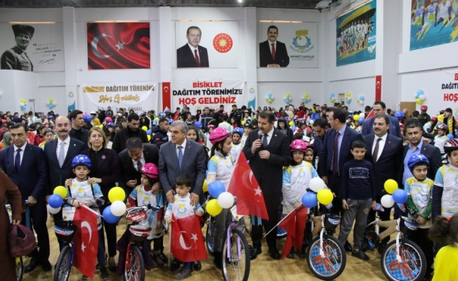 Haliliye Belediyesinden 400 çocuğa bisiklet hediyesi
