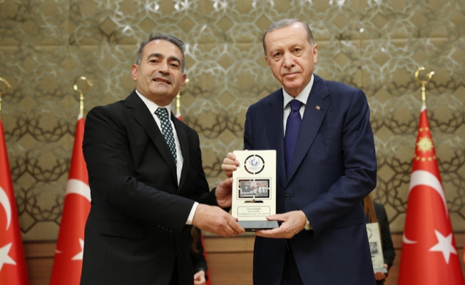 Mehmet Demir'e önemli ödül! Erdoğan takdim etti!