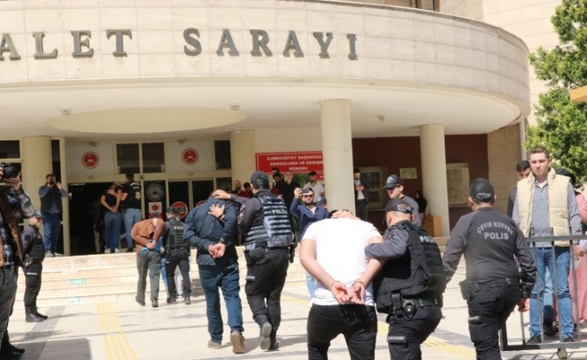 Şanlıurfa'da 4 kişinin yaralandığı kavgayla ilgili gözaltına alınan 12 şüpheli adliyede