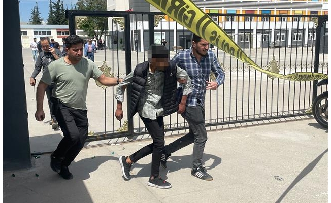 Şanlıurfa'da Lise Öğrencisi 3 Kişiyi Yaraladı