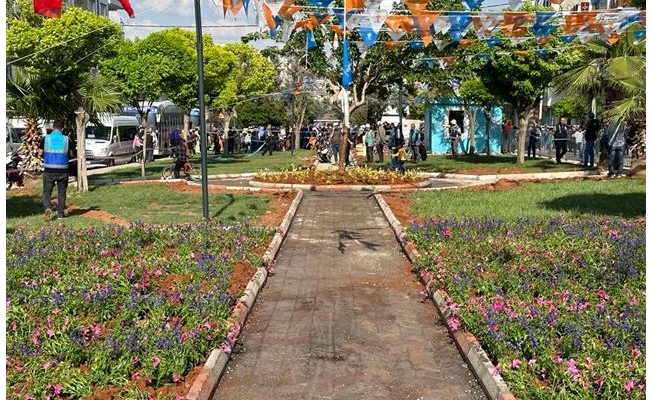 Eyyübiye Parkları Çiçeklerle Renkleniyor