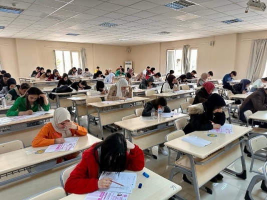 HRÜ Yabancı Uyruklu Öğrenci Sınavı Başvuruları Devam Ediyor