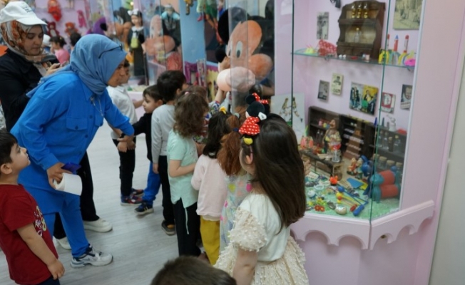 Karaköprü'de minikler oyun ve oyuncak müzesini gezdi