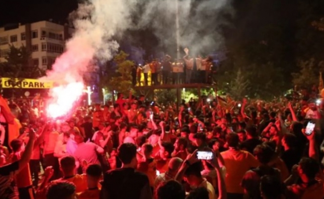 Şanlıurfa'da Galatasaraylı taraftarlar şampiyonluğu kutladı