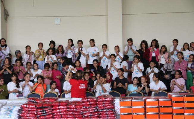TMOK'tan Şanlıurfa'da 250 kız öğrenciye spor malzemesi desteği