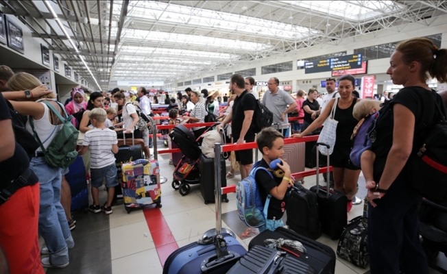 Antalya'da hava yolu trafiğinde "rekor" yoğunluk