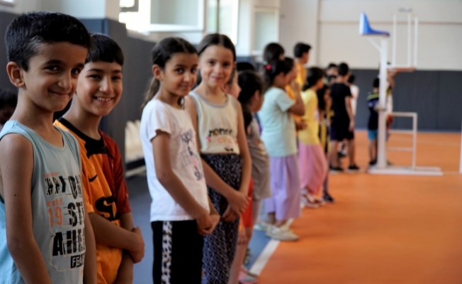Seyrantepe'de çocuklar zamanını sporla değerlendiriyor
