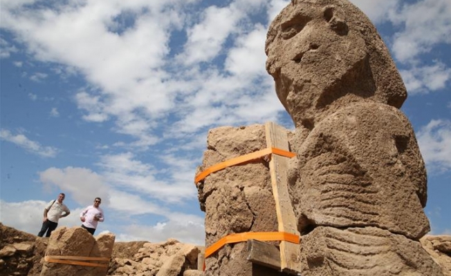 Karahantepe'de bulunan insan heykeli görüntülendi